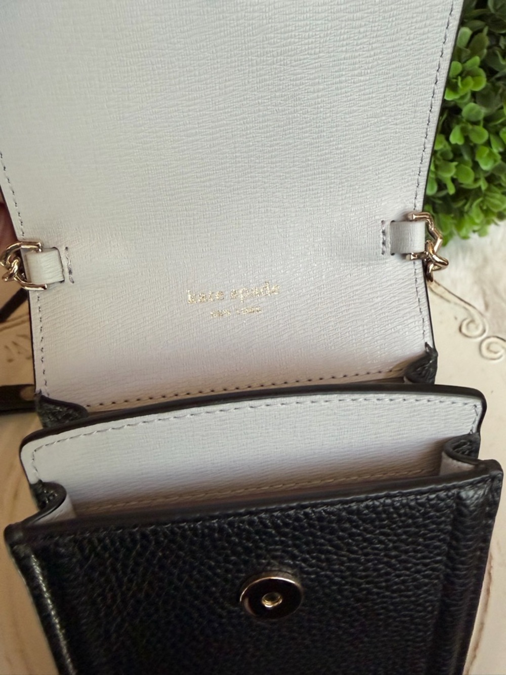 kate spade Black Pebbled Leather Crossbody Phone Bag with Gold Chain - Picture 9 of 9